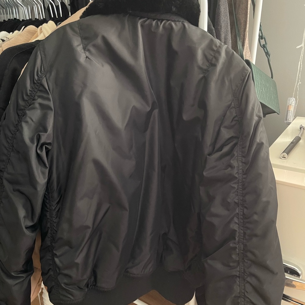 Alpha Industries B-15 Heritage Bomber Jacket - Picture 6 of 6
